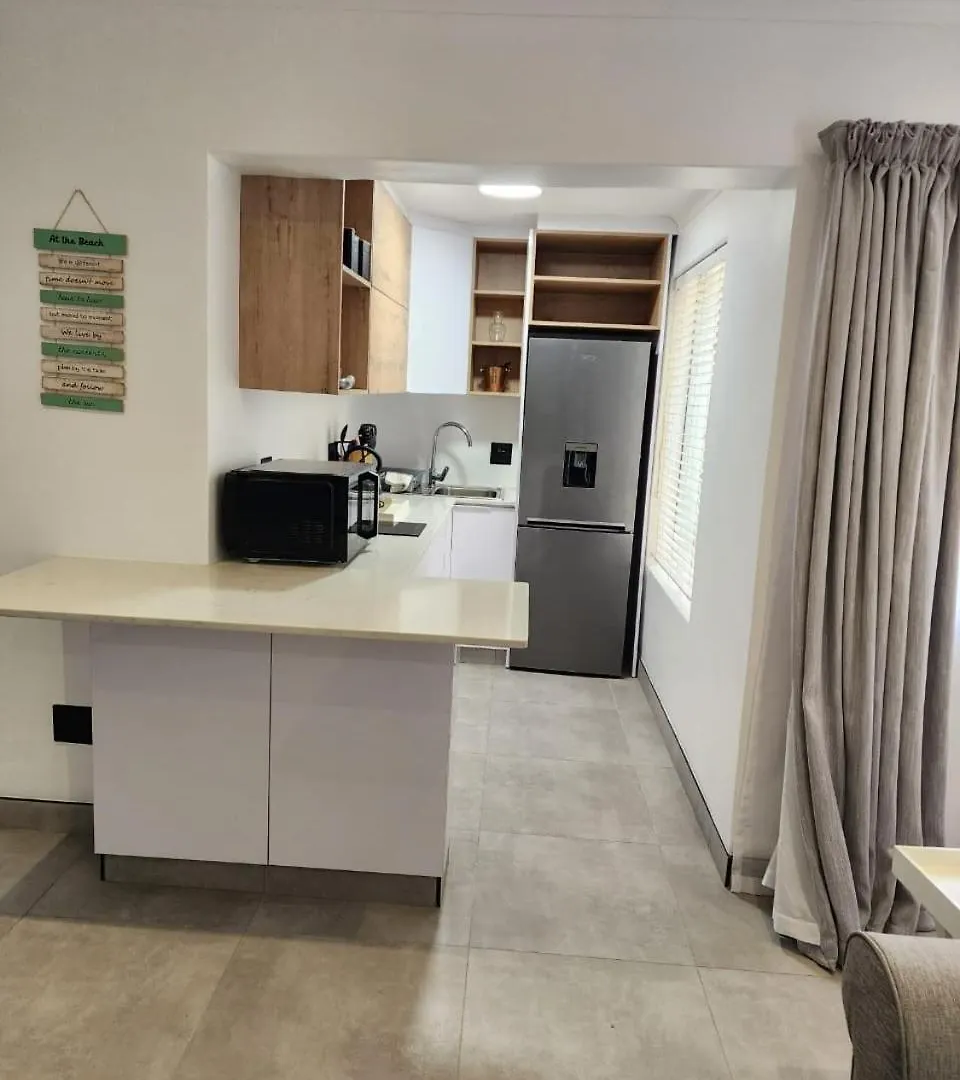 Unit 1 At 9 La Roche Self Catering Apartments Port Elizabeth