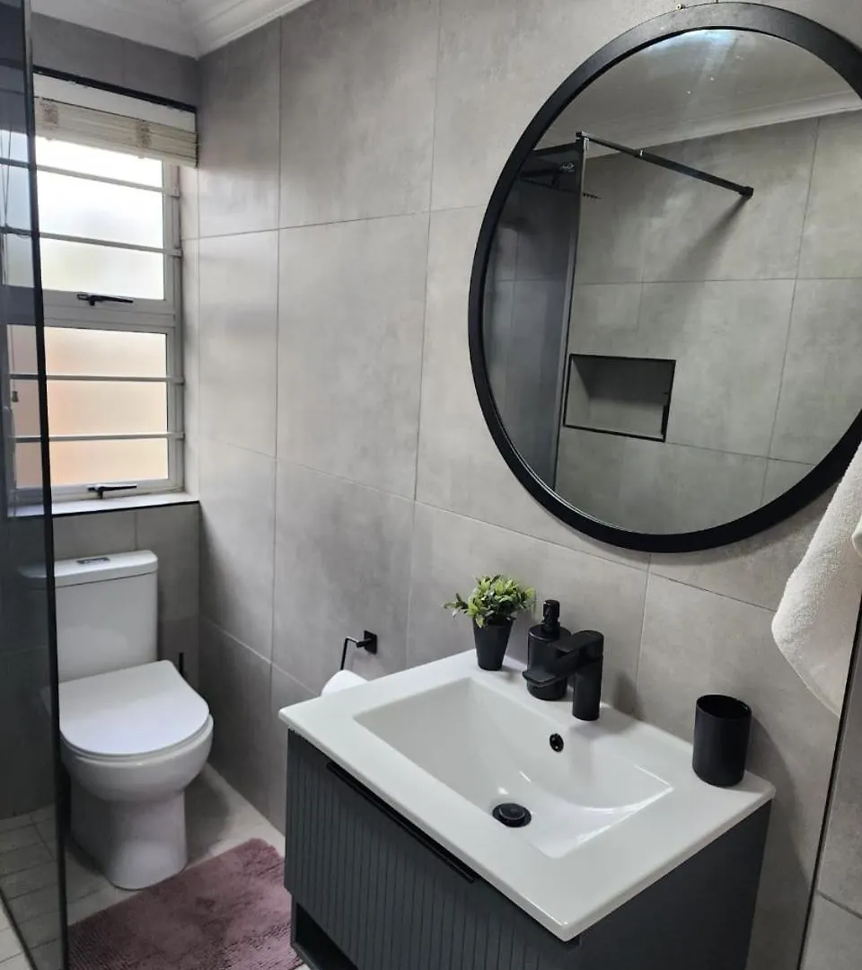 Unit 1 At 9 La Roche Self Catering Apartments Port Elizabeth South Africa